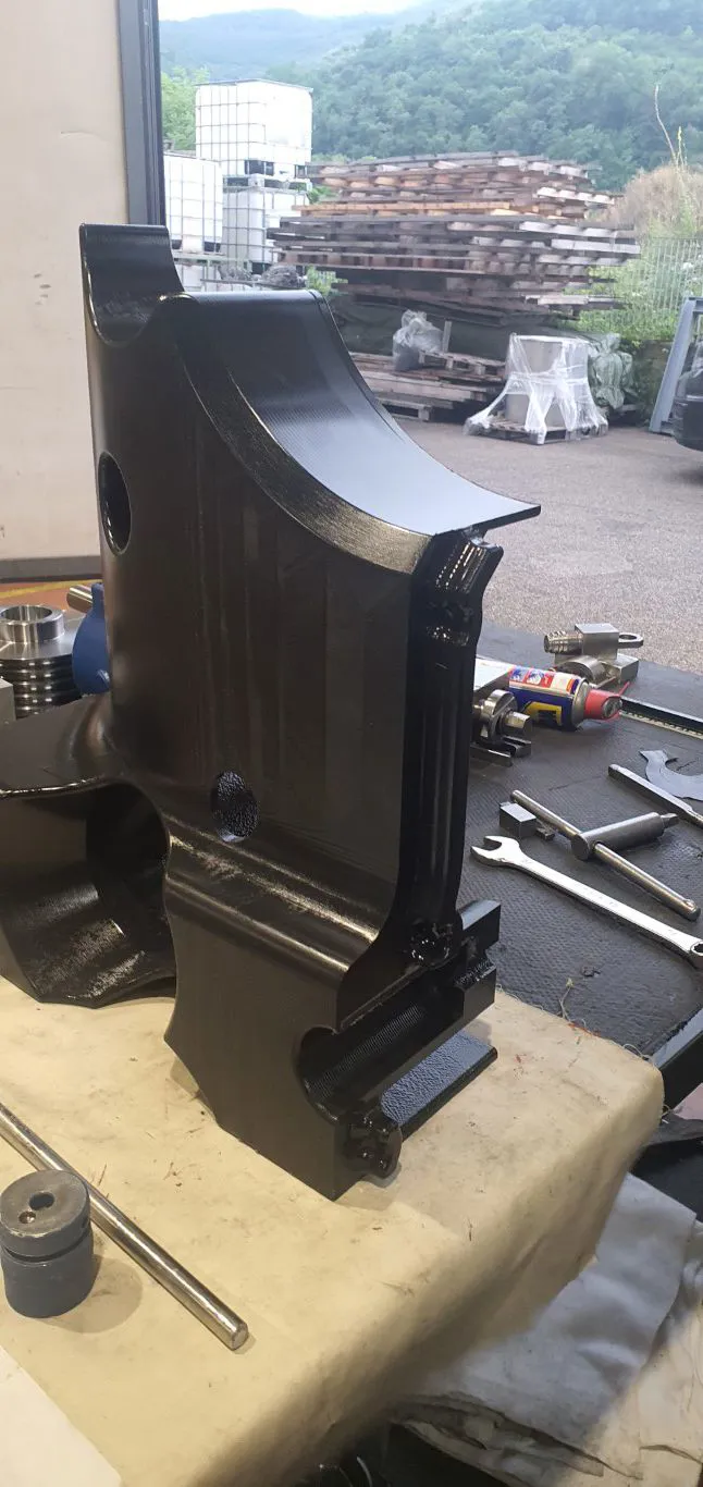 Lavorazione CNC di componente strutturale profilato