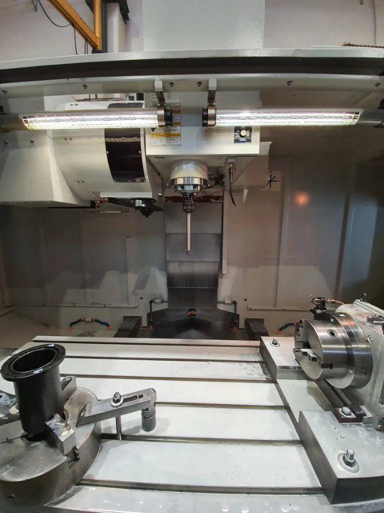 Centro di lavoro verticale CNC ad asse rotativo New Tecnowork