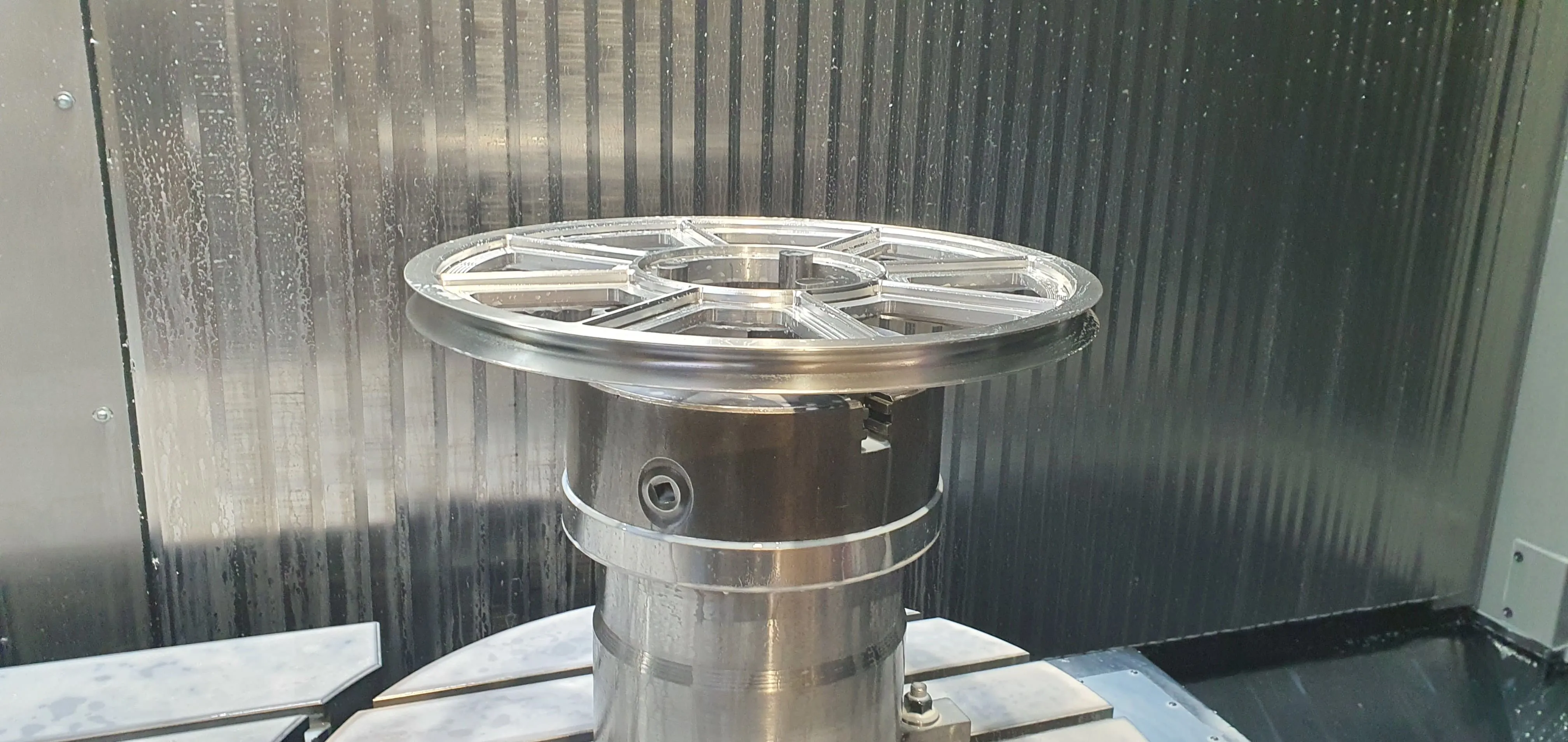 Fresatura di ruota in metallo New Tecnowork